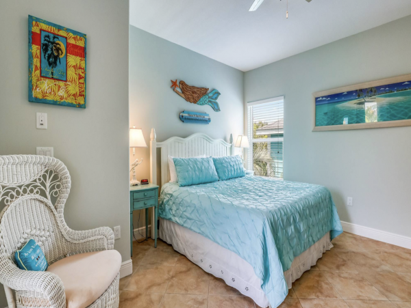 Expansive Beach Home - Casual Luxury - Steps to the Beach